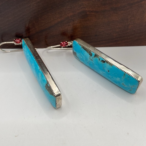 Beautiful Native American Blue Kingman Turquoise & Garnet Earrings - Picture 5 of 6